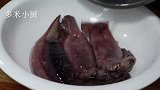 小伙3条鱿鱼做爆炒鱿鱼，香辣开胃好吃下饭，1顿多吃2碗米饭