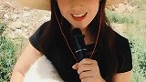 大姐抱着一只羊唱歌，太有创意了