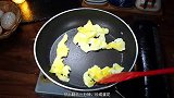 洋葱炒鸡蛋怎么炒，营养又好吃的洋葱炒鸡蛋，超级开胃