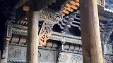几十位老木匠师傅用最古老的搬运方式榫卯组装方式修建而成
