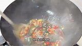 青椒炒皮蛋一定要去试一下，即家常又特别好吃，真的非常下饭