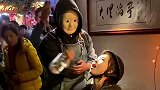 女生尝试口调鸡尾酒，收到惊喜体验