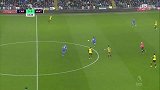 第15分钟卡迪夫城球员尼亚斯射门