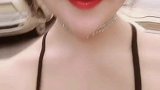 脸还是肿的