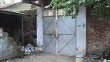 老表用偏方给村妹治脚气，没想到越治越严重，结果被打一顿