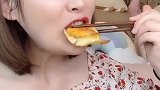 小姐姐今天吃鳗鱼面，太好吃了，好吃的停不下来！