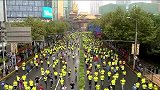 跑步-15年-2015上海国际马拉松：参赛选手创意装扮·我来自外星可我爱跑步-花絮