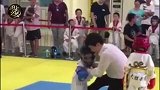 民间儿童拳赛，小家伙竟然碾压对手获胜！