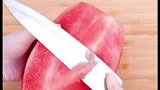 西瓜的神奇吃法来了，看完视频的你学会了吗？快去试试吧
