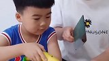 向往的童趣：妈妈吃拉丝香蕉