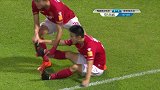 队友抽筋vs防守怎么选择?中甲球员选择把队友扔一边