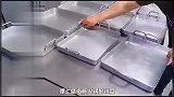 各种肥美海鲜加入其中的海鲜火锅，让你回味大海的味道