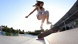 《秀色体坛》滑板女孩的周末 公园畅游翻转活力青春