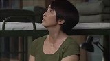 营房里不能有违禁品，教官要来检查，私藏的零食根本吃不完