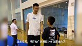 曝独臂少年出名后压力很大!父亲看得通透:希望你好好学习