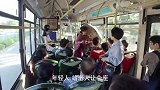 霸气大妈公交要座位方式别出一格，故意逼老伴讨债让人称奇
