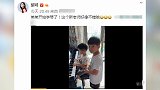 严师上线！安吉教小鱼儿弹钢琴踩节拍有模有样