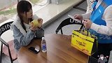这年头，还有人用外卖吵架！林子大了什么奇葩都有