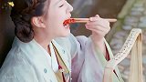 女孩送菜偷吃，先生口头禅泄露身份，你是我最爱的小侍女啊