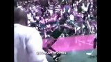 篮球-18年-篮史追忆：文斯卡特从未公开视频！高中期间疯狂的飞天遁地大圣表现！-专题