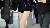 小姐姐这大长腿，走路都快很多