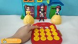 贝儿和白雪的记忆棋比赛。