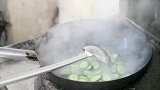 黄瓜炒鸡蛋，嫩鸡蛋搭配清凉黄瓜，超级好吃