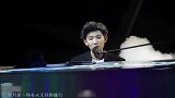 王源演出门票被低价卖出，被质疑音乐道路选错了，人气也不如以前