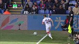 第73分钟伯恩茅斯球员梅法姆射门