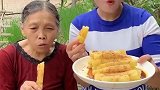 外婆做的炸糍粑，永远都是我最爱吃的零食
