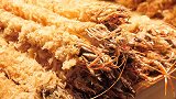 当油炸大虾卷进寿司里，它们会擦出怎样的火花？