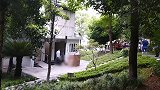 男子公厕门口身亡 警方：系自杀 患有精神障碍类疾病