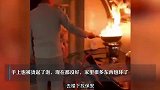 瞬间崩溃！男子第1次做饭触动消防喷淋，淋了一个多小时家里成河