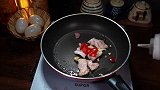洋葱炒肉片的家常做法，今天分享一道洋葱炒肉片的家常做法