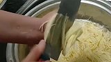 偶然发现的一个秘密！真正的大厨切菜，原来都是不用菜板的！