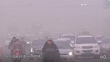 这黑科技除尘喷雾，让沙尘土路秒变“柏油路”，不怕雨浇还能防滑