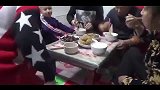 大女儿回娘家，农村妈妈做了女儿爱吃的粉丸，女儿吃的很开心