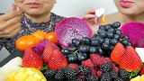 吃各种水果，超级丰盛