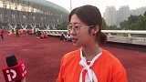 中超-17赛季-七名鲁能美女球迷以球结友  爱看球也爱踢球-新闻