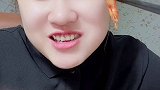 酸辣无骨鸡爪 姐妹们出去旅游别忘了带上咱家的酸辣无骨鸡爪啊…