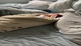 孩子被老公接回来，媳妇和猫咪有点懵，这是啥情况？