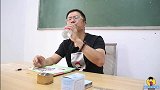学渣上课迟到，竟用土味情话逃过处罚，太有意思了