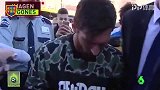 续约巴萨合同暗藏离队条款? 记者狂轰乱炸梅西拒绝回应