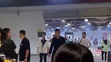男明星肖战最近火了，走起路来霸气十足，女粉丝看到后都激动不已