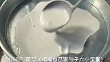 上次做的面筋都吃完了吗？今天咱们用剩下的做卷面皮，味道真棒！