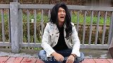 乞丐要钱真讲究,给钱还要根据美丑帅排队,看完太逗了