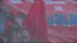 这雪也太大了吧！ U23决赛场地遭遇暴雪 越南女球迷冻得直转圈
