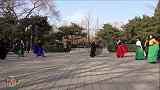 玲珑广场舞《西域玫瑰》，小红老师领舞，总能给你惊喜！