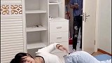 妹妹总是天天赖床，看我怎么治他