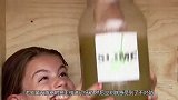 纸条变身恶心的粘液熊孩子花式恶搞路人，网友看着就想吐
